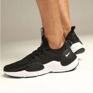 NIKE EDGE huarache men’s 8.5 NEW black runing shoe